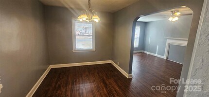 400 Keswick Ave in Charlotte, NC - Building Photo - Building Photo