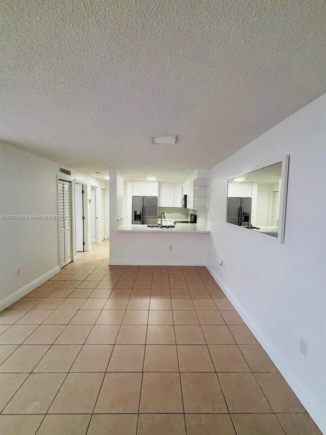 210 SW 11th St in Miami, FL - Building Photo - Building Photo