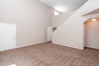 7512 Hickory Hills Dr in Las Vegas, NV - Foto de edificio - Building Photo