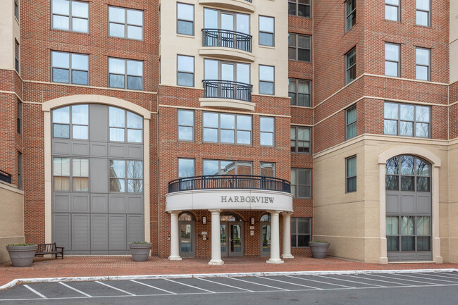 Harbor View Condominiums in Woodbridge, VA - Building Photo - Building Photo