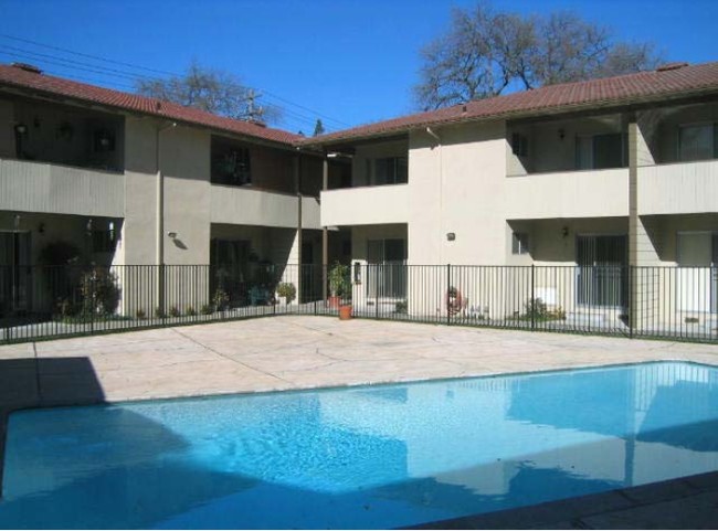 Laurel Glen Townhouse Apartments in Walnut Creek, CA - Building Photo - Building Photo