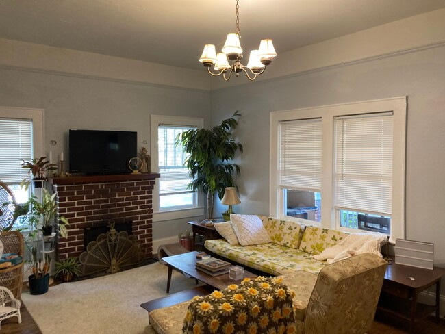 927 NW 3rd Ave in Gainesville, FL - Building Photo - Building Photo