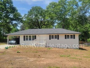 7082 Queensferry Dr in Mableton, GA - Building Photo - Building Photo