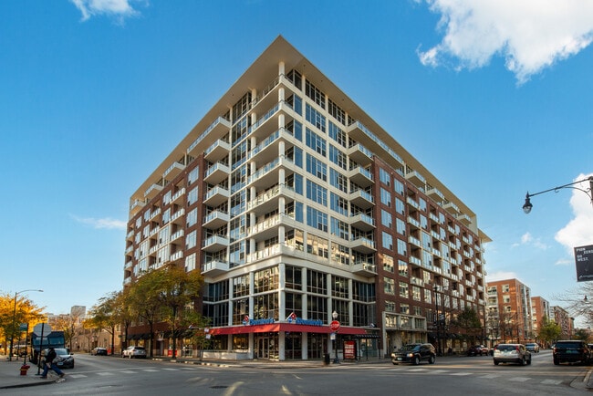 property at 901 W Madison St