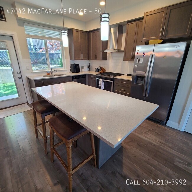 47042 MacFarlane Pl in Chilliwack, BC - Building Photo - Building Photo