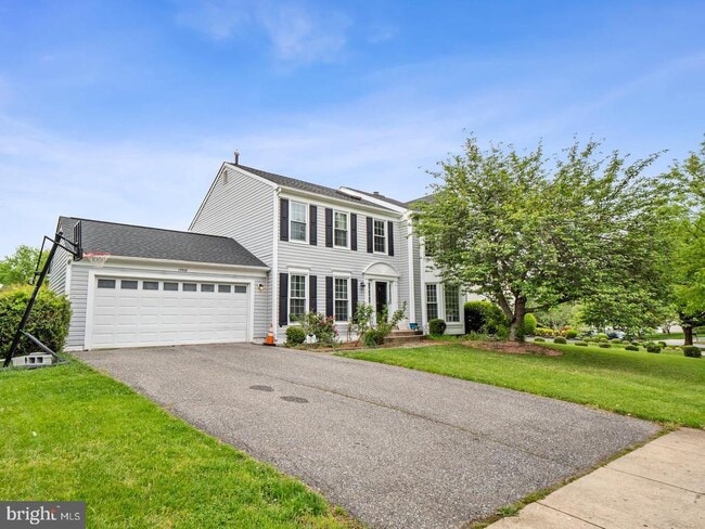 property at 13908 Amberly Ct