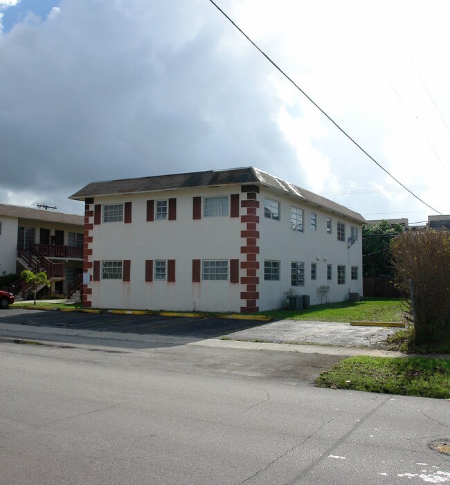 1660 NW 58th Ter in Fort Lauderdale, FL - Building Photo - Building Photo