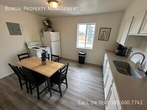 997 Chapel Dr in Bountiful, UT - Building Photo - Building Photo