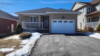 157 Milroy Dr in Peterborough, ON - Building Photo - Building Photo