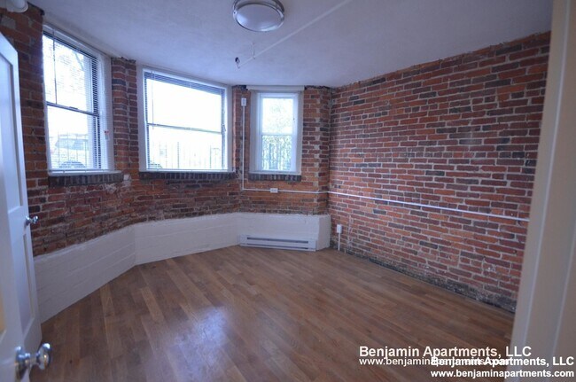 1308 Commonwealth Ave, Unit A in Boston, MA - Building Photo - Building Photo