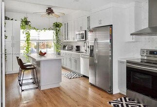 8450 NW 138th Terrace in Miami Lakes, FL - Building Photo - Building Photo