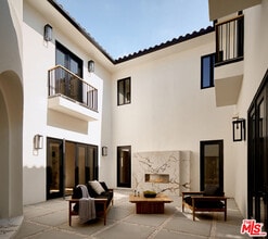 25242 Prado Del Grandioso in Calabasas, CA - Building Photo - Building Photo