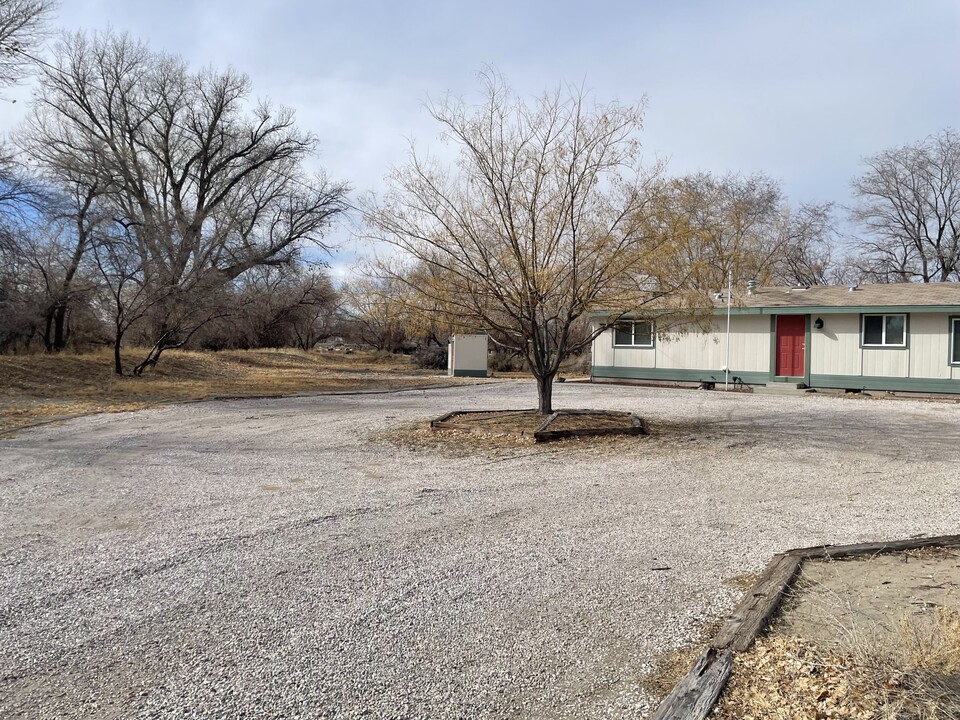 4902 Harrigan Rd in Fallon, NV - Building Photo