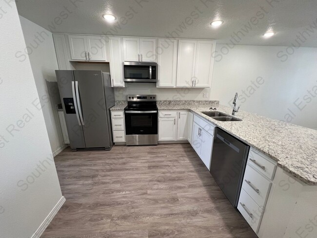 2121 Bobwhite Ct in Clovis, NM - Building Photo - Building Photo