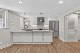 1705 NW 25th Ave in Portland, OR - Foto de edificio - Building Photo