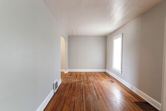 1570 E Morgan Ave in Evansville, IN - Building Photo - Building Photo