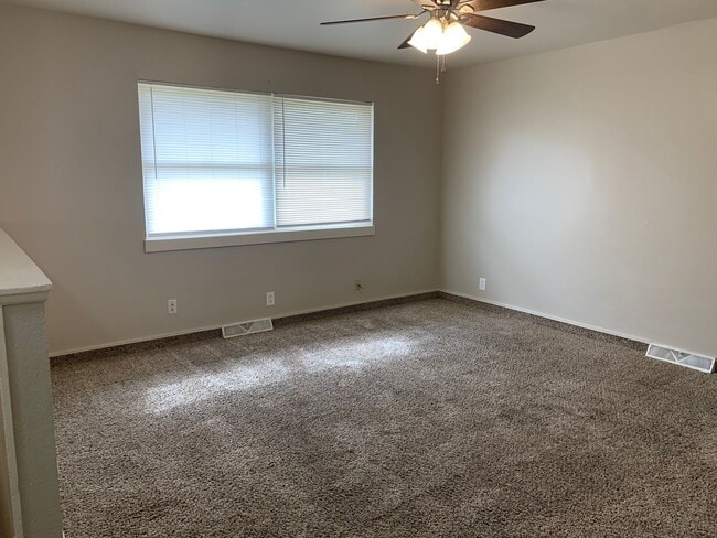 2410 W Savannah St in Wichita, KS - Building Photo - Building Photo