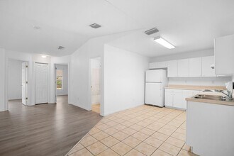 4646-4646 15th St SW in Lehigh Acres, FL - Building Photo - Building Photo