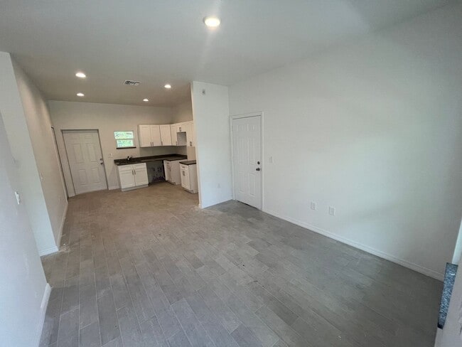 2811 11th St W in Lehigh Acres, FL - Building Photo - Building Photo