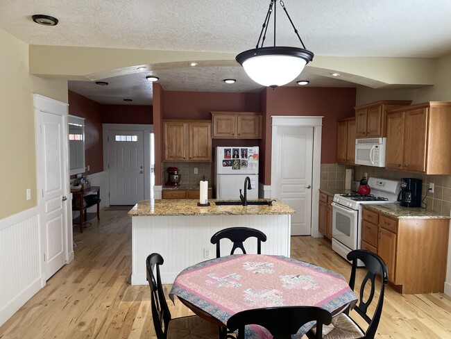 2263 N Eagle Creek Ln in Eagle, ID - Building Photo - Building Photo