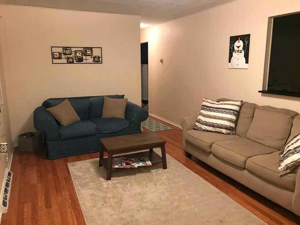 1070 Willey St in Morgantown, WV - Building Photo