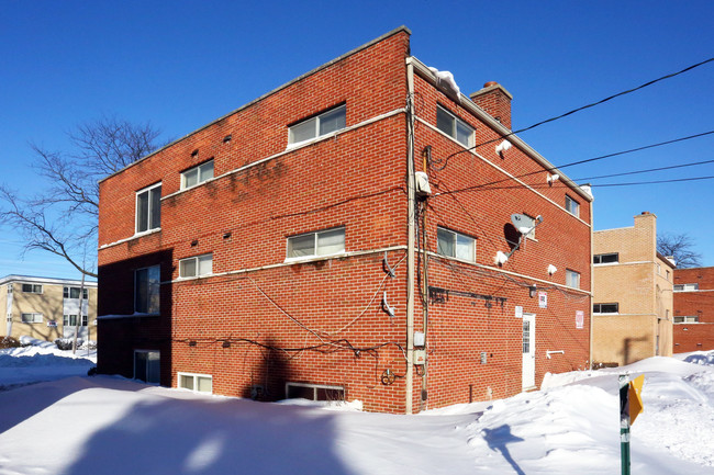 2115 Williamsburg Dr in Waukegan, IL - Foto de edificio - Building Photo