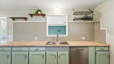 476 Granada Dr in New Braunfels, TX - Building Photo - Building Photo