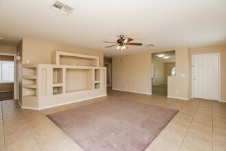 11409 W Cambridge Ave in Avondale, AZ - Foto de edificio - Building Photo