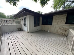 255 Waukee Ave in Waukee, IA - Building Photo - Building Photo
