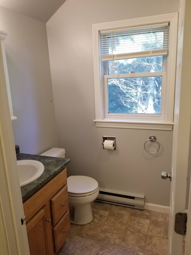 11 Farmgate Rd in South Berwick, ME - Building Photo - Building Photo