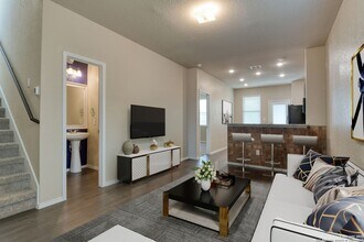 3931 Somers Crest in San Antonio, TX - Building Photo - Building Photo