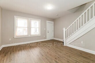 2547 S Robinson St in Philadelphia, PA - Foto de edificio - Building Photo