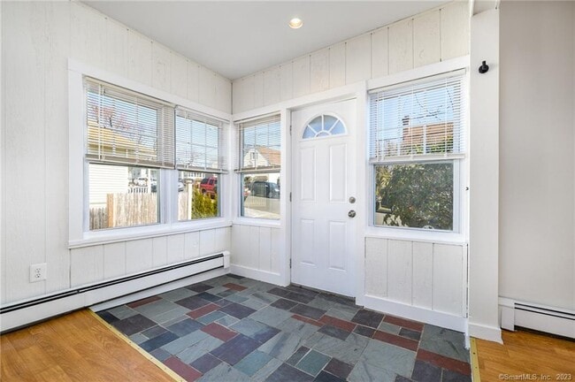 15 Duncanson St in Stamford, CT - Building Photo - Building Photo