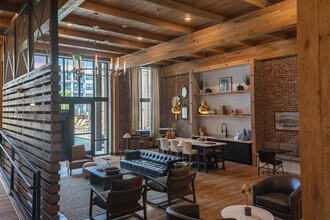 The Jamestown in Richmond, VA - Foto de edificio - Interior Photo