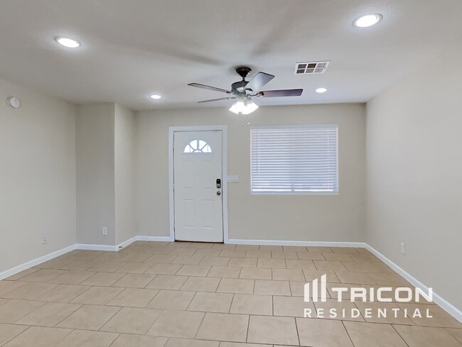 7302 W Heatherbrae Dr in Phoenix, AZ - Building Photo - Building Photo