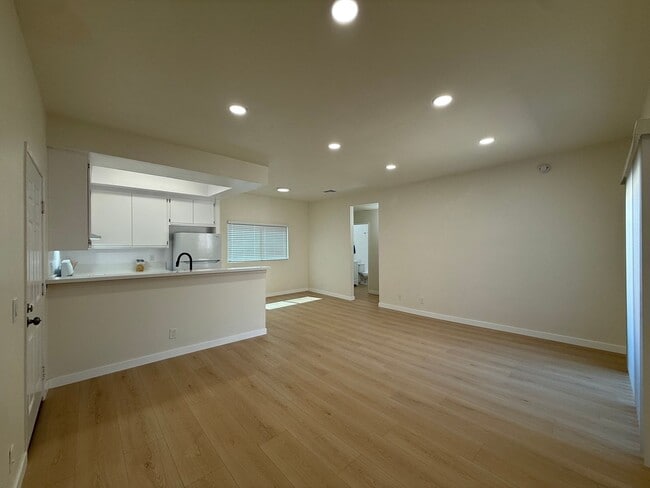 11459 Collins St, Unit 201