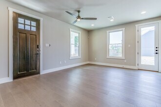 311 E Evergreen St in San Antonio, TX - Building Photo - Building Photo