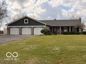 15022 Shoreway E Dr in Carmel, IN - Building Photo - Building Photo