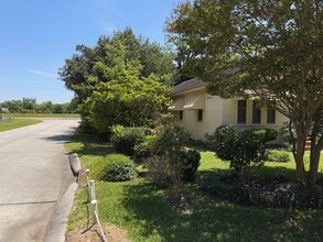 2525 Valley St in Baton Rouge, LA - Building Photo - Building Photo