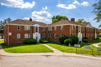 Parkview Estates in Cleveland, OH - Building Photo - Building Photo