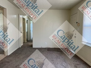 2216 S Midwest Blvd in Midwest City, OK - Building Photo - Building Photo