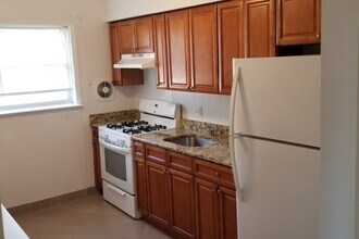 92 Parrott Pl, Unit 4A in Brooklyn, NY - Foto de edificio - Building Photo