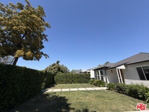 1768 S Fairfax Ave in Los Angeles, CA - Building Photo - Building Photo