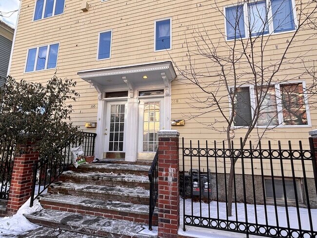 168 Auburn St in Cambridge, MA - Building Photo - Building Photo