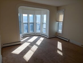 32 S Main St in Chester, VT - Building Photo - Building Photo