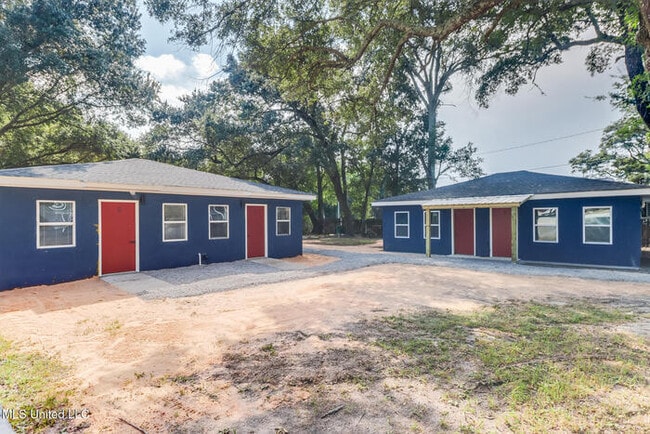 property at 264 Mc Donnell Ave