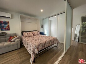 3708 Woodcliff Rd in Los Angeles, CA - Building Photo