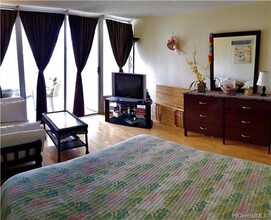 445 Seaside Ave in Honolulu, HI - Building Photo - Building Photo
