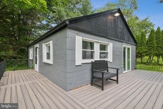 611 Powell Rd in Mount Holly, NJ - Building Photo - Building Photo