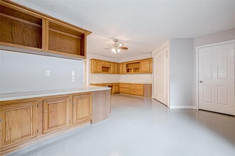 1311 Antoine Dr in Houston, TX - Building Photo - Building Photo